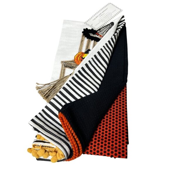 Cupcakes and Cashmere Halloween‎ Kitchen Décor Set of 3 Towels - The Witch is In - Picture 3 of 4